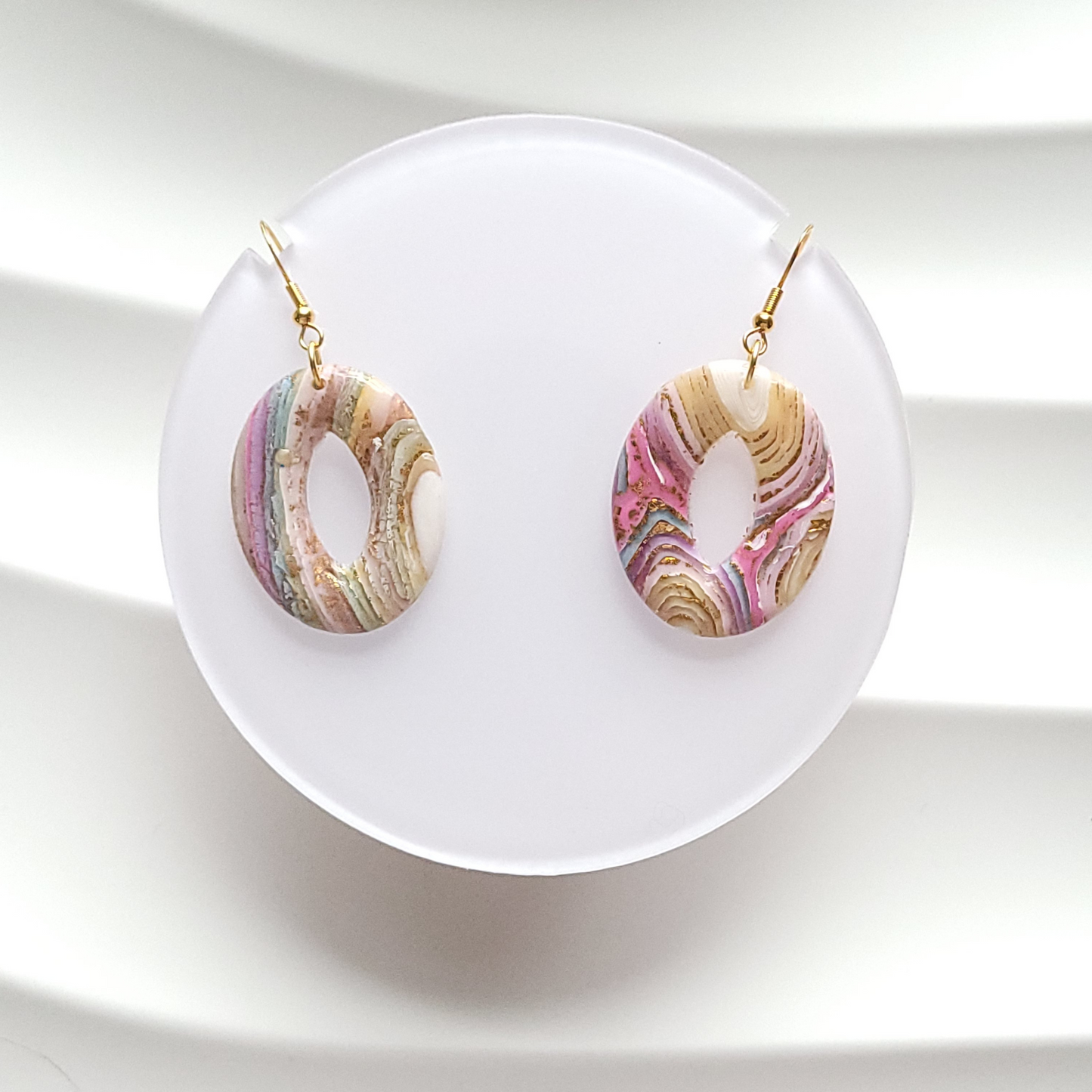 Spring Agate Translucent Pendant and Loop Earrings Set