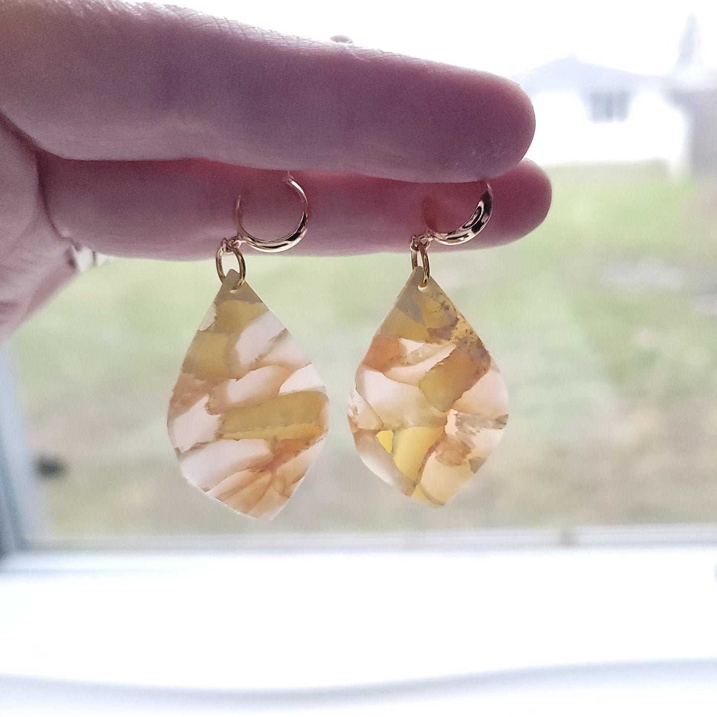 Peaches and Cream Translucent Pendant and Dangle Earrings Set